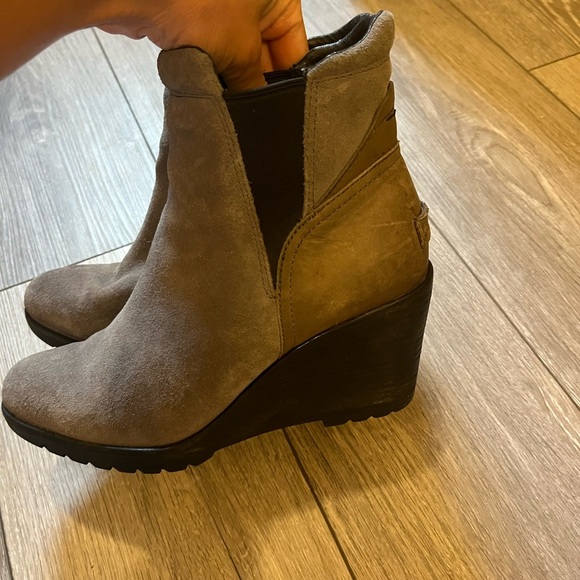 Sorel Women's Suede After Hours Chelsea Wedge Boot 7.5 - Picture 4 of 14